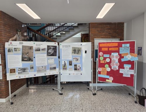 Anne-Frank-Ausstellung der EF im Foyer
