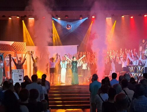 Glamour, Gefahr und Ganoven – Das Freiherr-vom-Stein-Gymnasium entführt in die „Roaring Twenties“